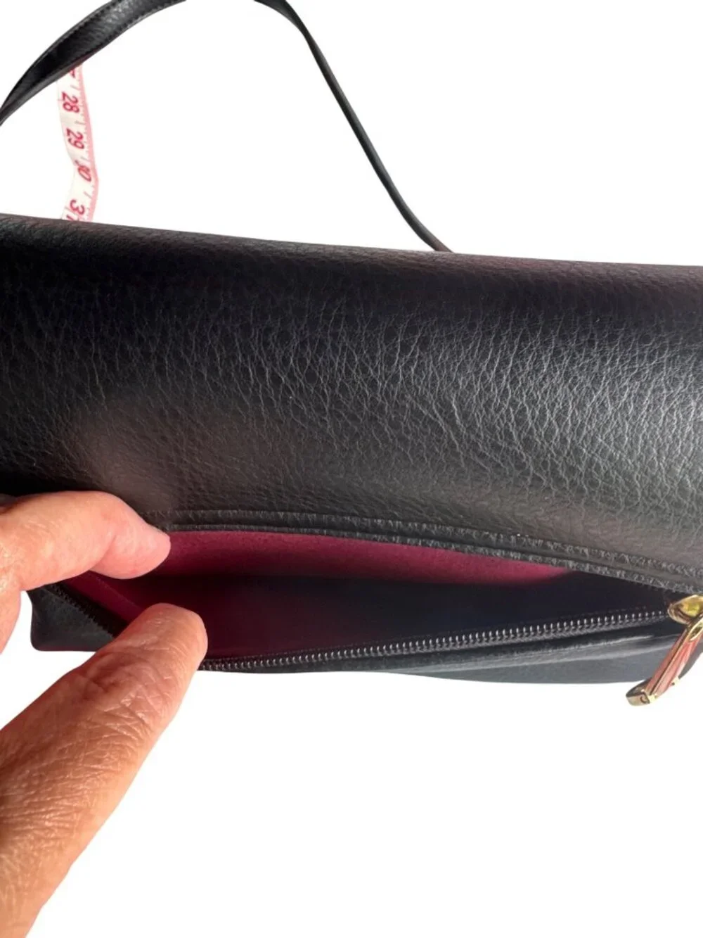 Kate Spade New York Black PebbledLeather Tassel Crossbody Bag Classic Style